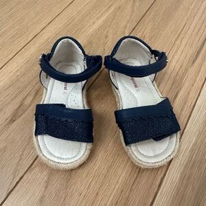 Mayoral blue sandals size 21 / US 5.5 toddler